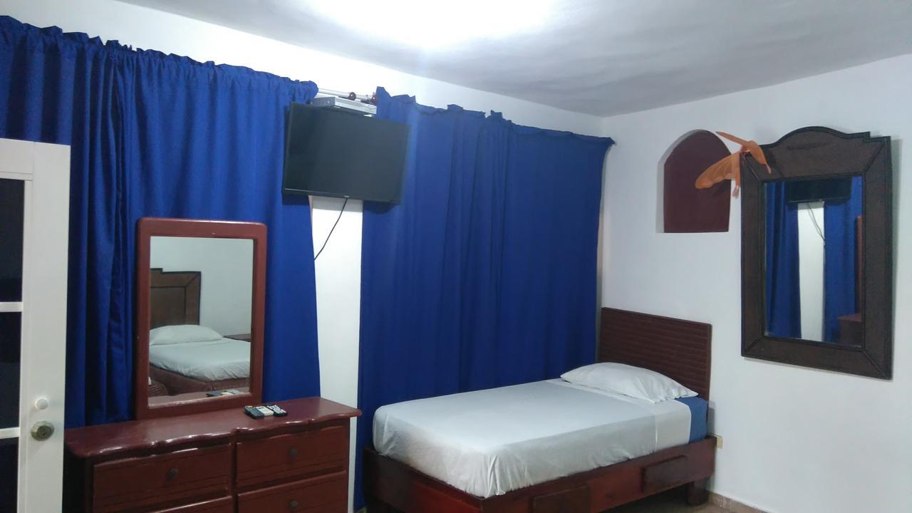 Hotel El Viejo Pirata Boca de Yuma Kültér fotó